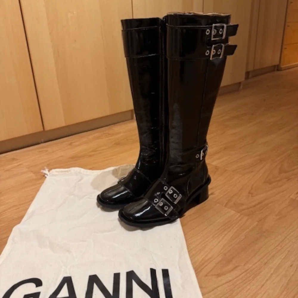 Ganni Black Patent Leather Knee-High Buckle Boots - Picture 7 of 15